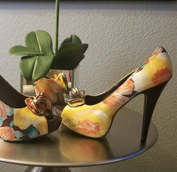 QUPID STILETTO PLATFORM HEELS SIZE 8 - Picture 8 of 12